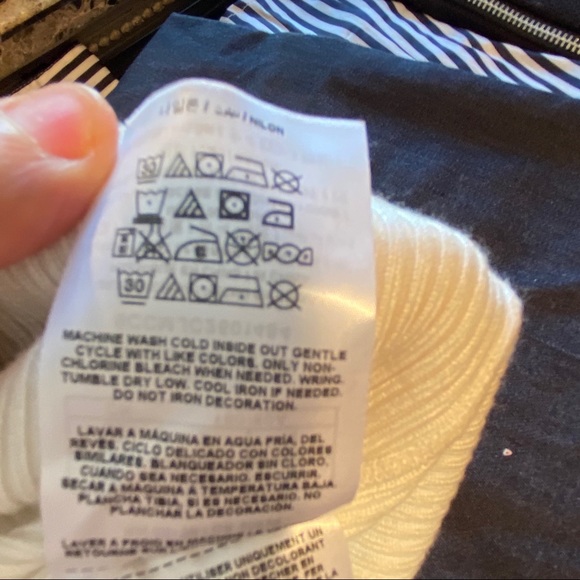 Guess Women’s White & Gray Zip Knit Hooded Sweater - Picture 10 of 10